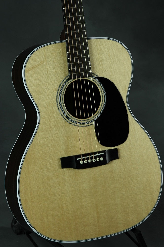 Martin 000-28