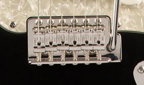 VINTAGE-STYLE SYNCHRONIZED TREMOLO BRIDGE