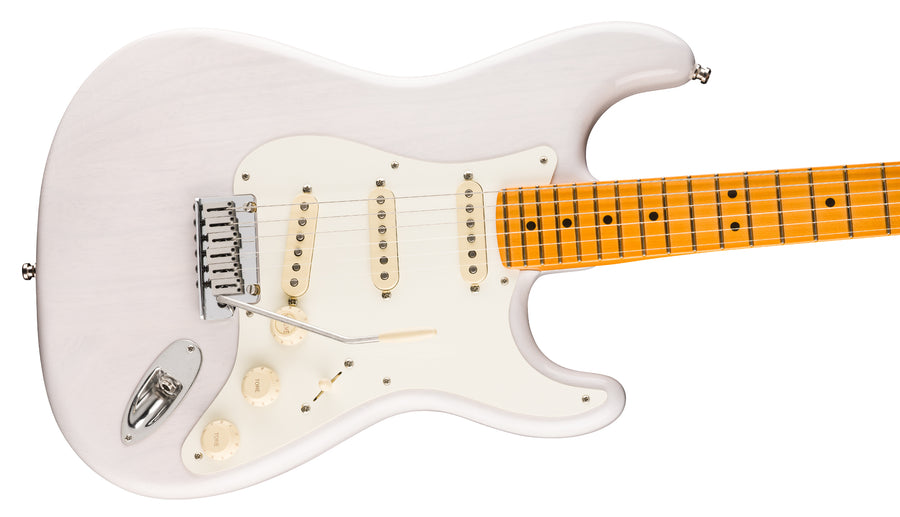 SELECT ASH /ALDER BODY WITH ULTRA CONTOURS AND HEIRLOOM NITROCELLULOSE LACQUER FINISH