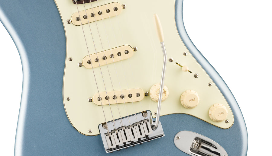 PURE VINTAGE ’61 STRAT SINGLE-COIL PICKUPS, ADVANCED ELECTRONICS AND S-1 SWITCHING