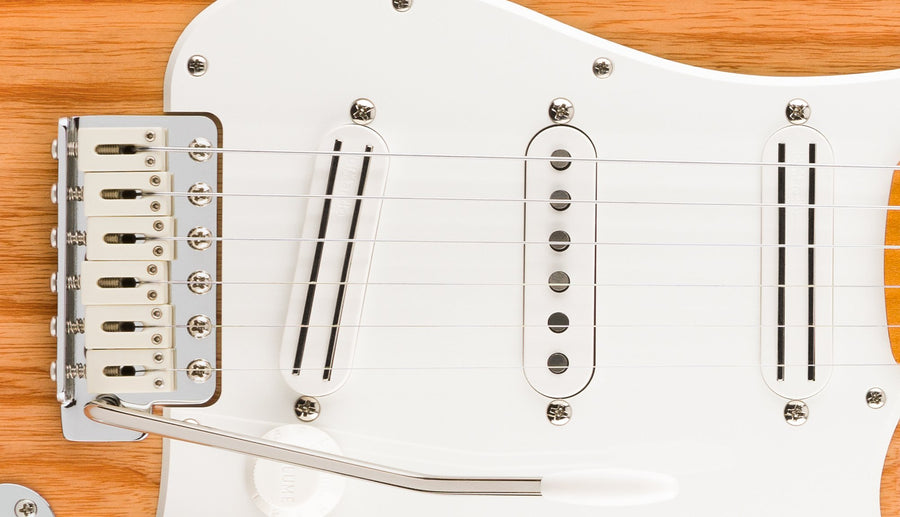 Dimarzio ProTrack neck and bridge pickups, vintage voiced 70’s single coil middle pickup
